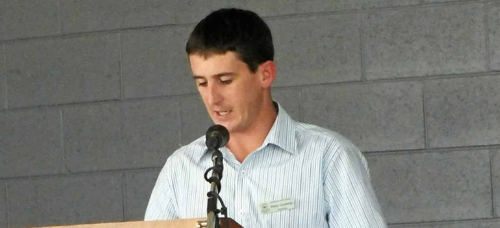 Peter Cuskelly asks for a minute of silence in honour of snake bite victim Narelle Pails.